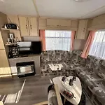 Hotel Caravan 2 Bedroom - New Ideal De Haan