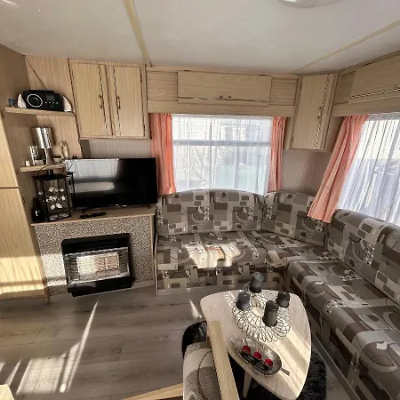Hotel Caravan 2 Bedroom - New Ideal De Haan